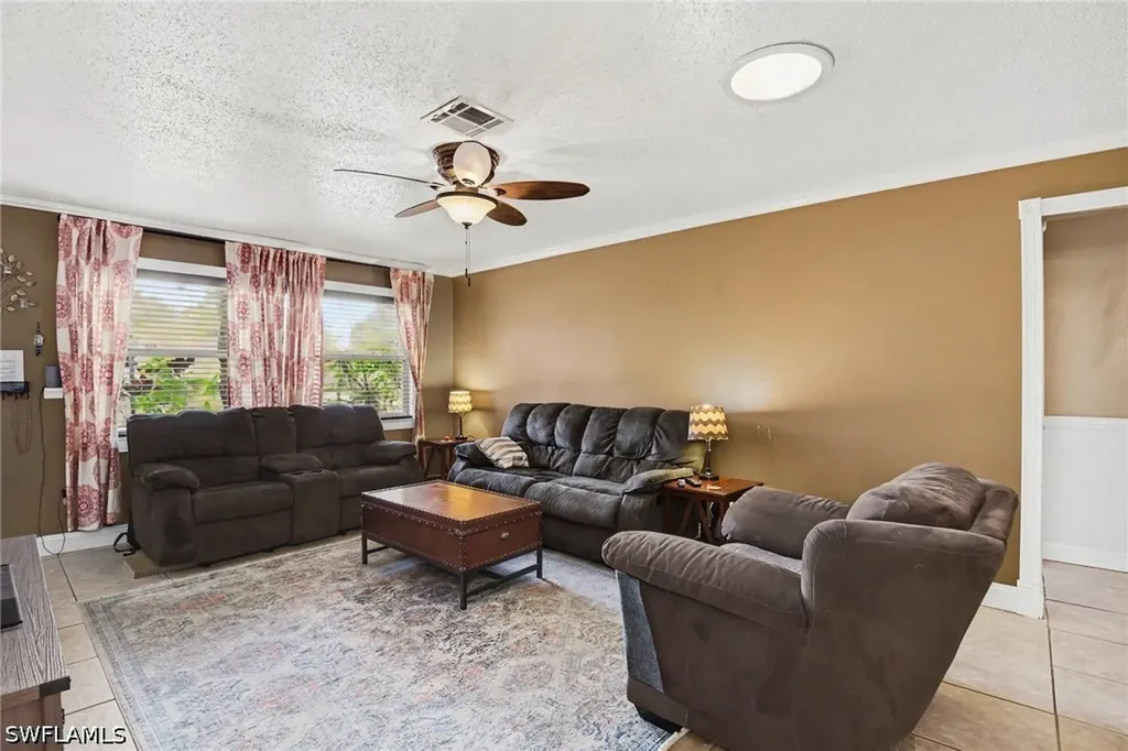 2136 Flora Avenue Fort Myers FL 33907