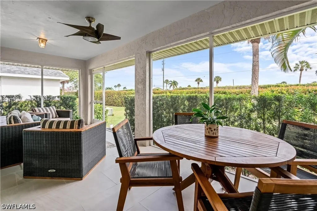 260 Lanchester Court Naples FL 34112
