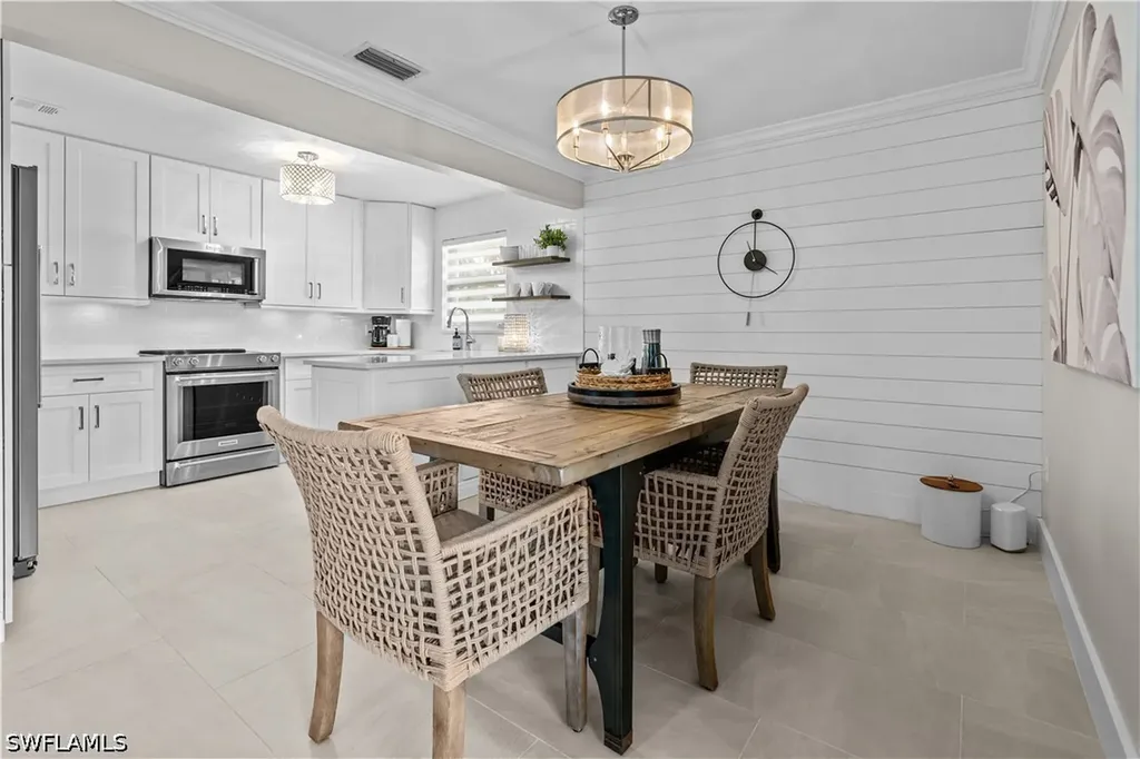 260 Lanchester Court Naples FL 34112