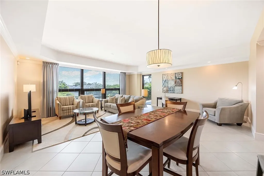 9115 Strada Place Naples FL 34108