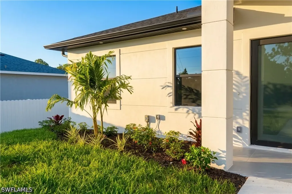 429 Gray Avenue S Lehigh Acres FL 33974