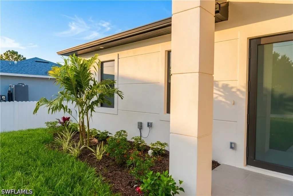 429 Gray Avenue S Lehigh Acres FL 33974