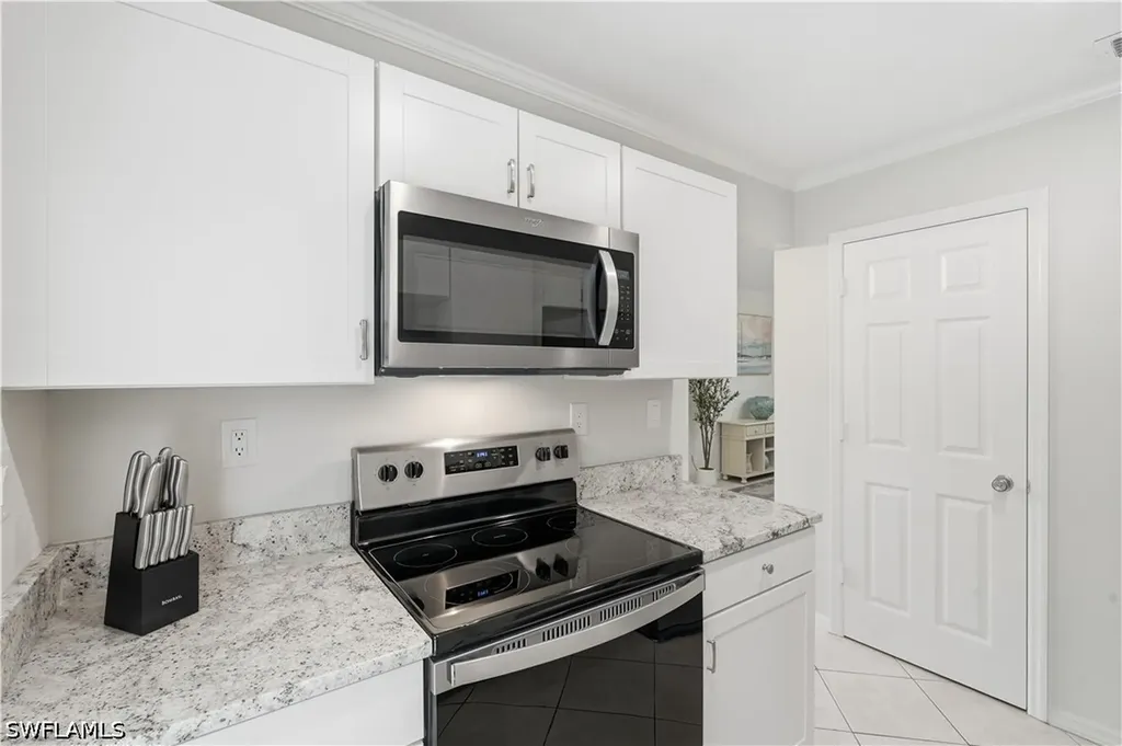 1281 Solana Road Naples FL 34103