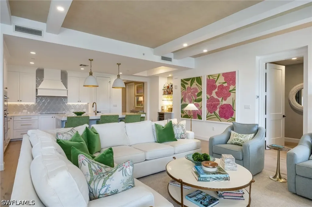Naples FL, 1115 Central Avenue, Unit 456