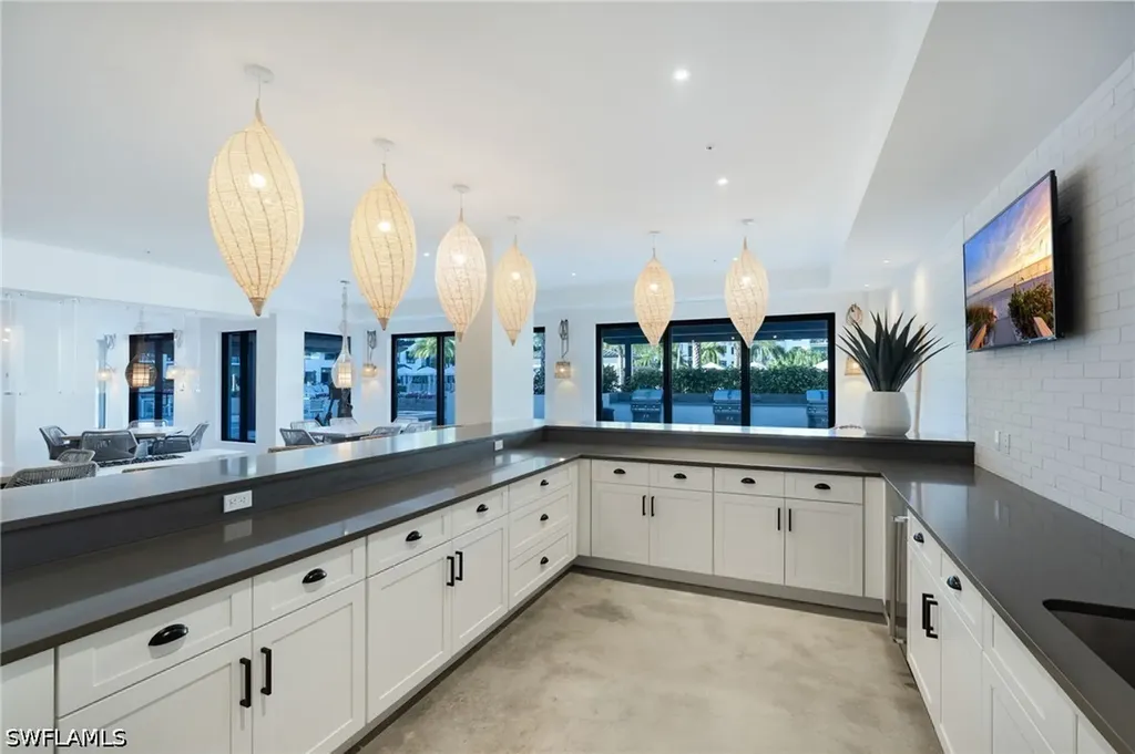 1115 Central Avenue Naples FL 34102