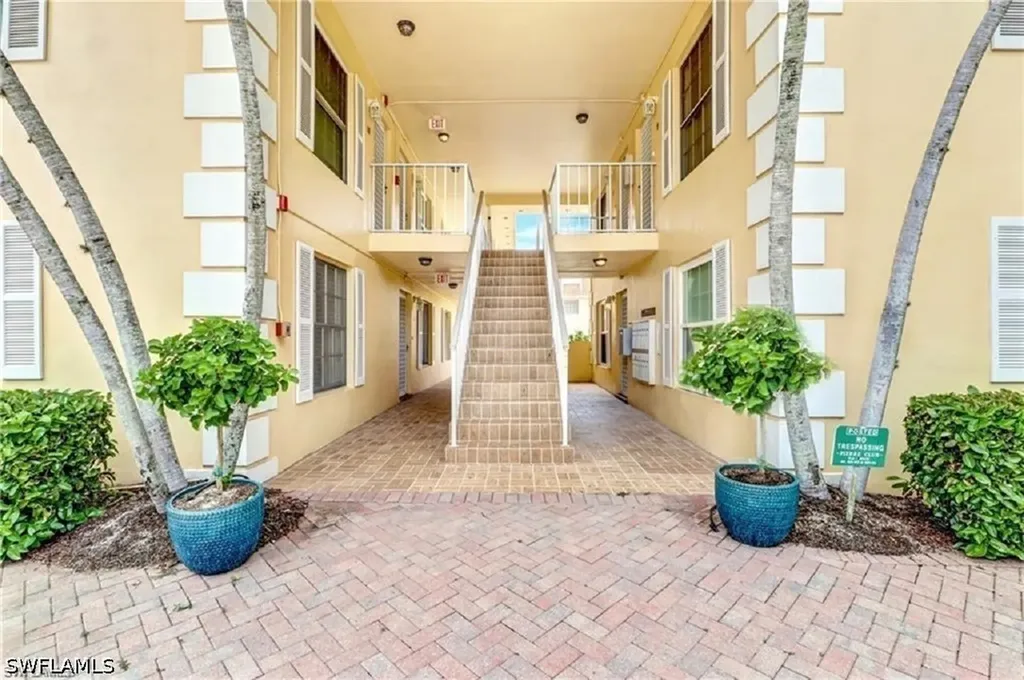 1222 Gordon Drive Naples FL 34102