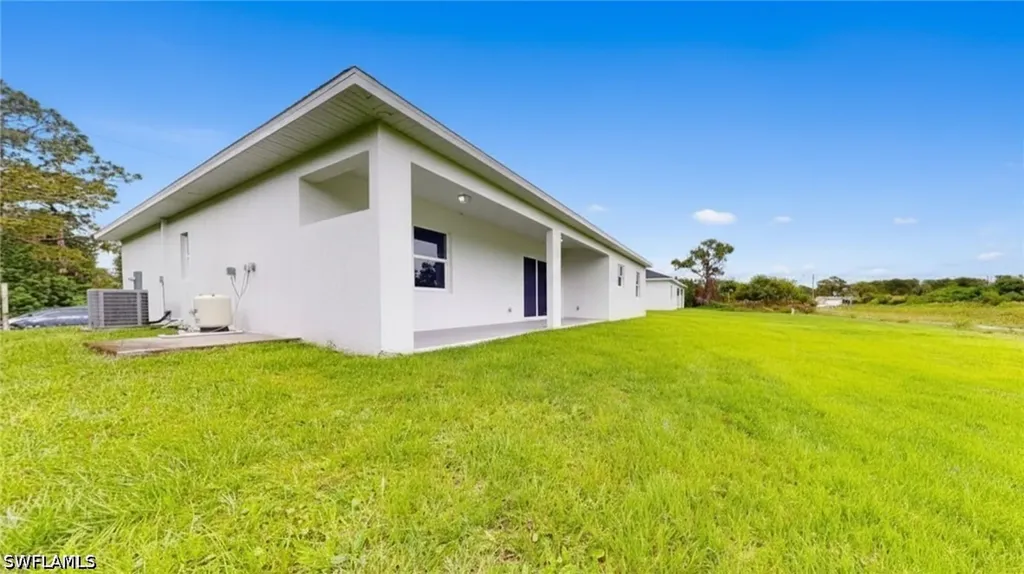 6048 Stratton Road Fort Myers FL 33905