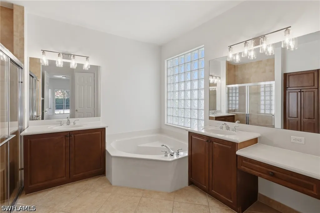 2009 Isla De Palma Circle Naples FL 34119