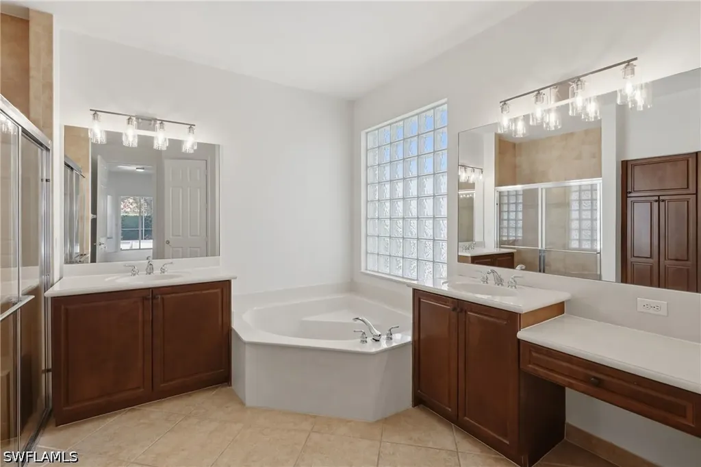 2009 Isla De Palma Circle Naples FL 34119