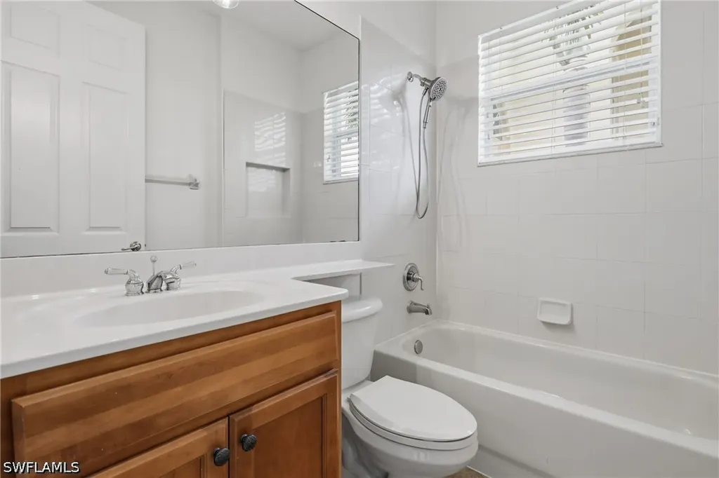 2009 Isla De Palma Circle Naples FL 34119