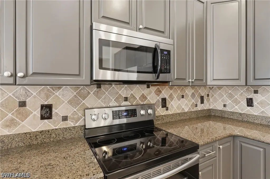 2009 Isla De Palma Circle Naples FL 34119