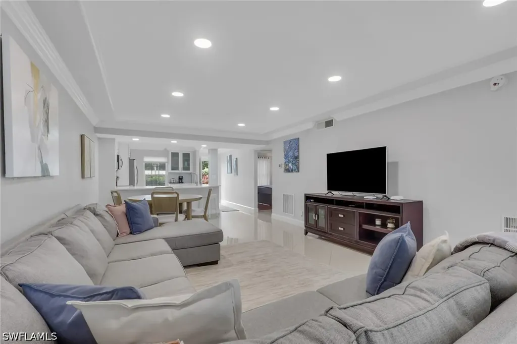 9580 Victoria Lane Naples FL 34109