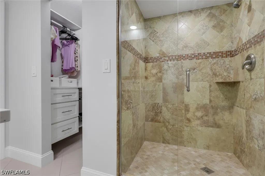 9580 Victoria Lane Naples FL 34109