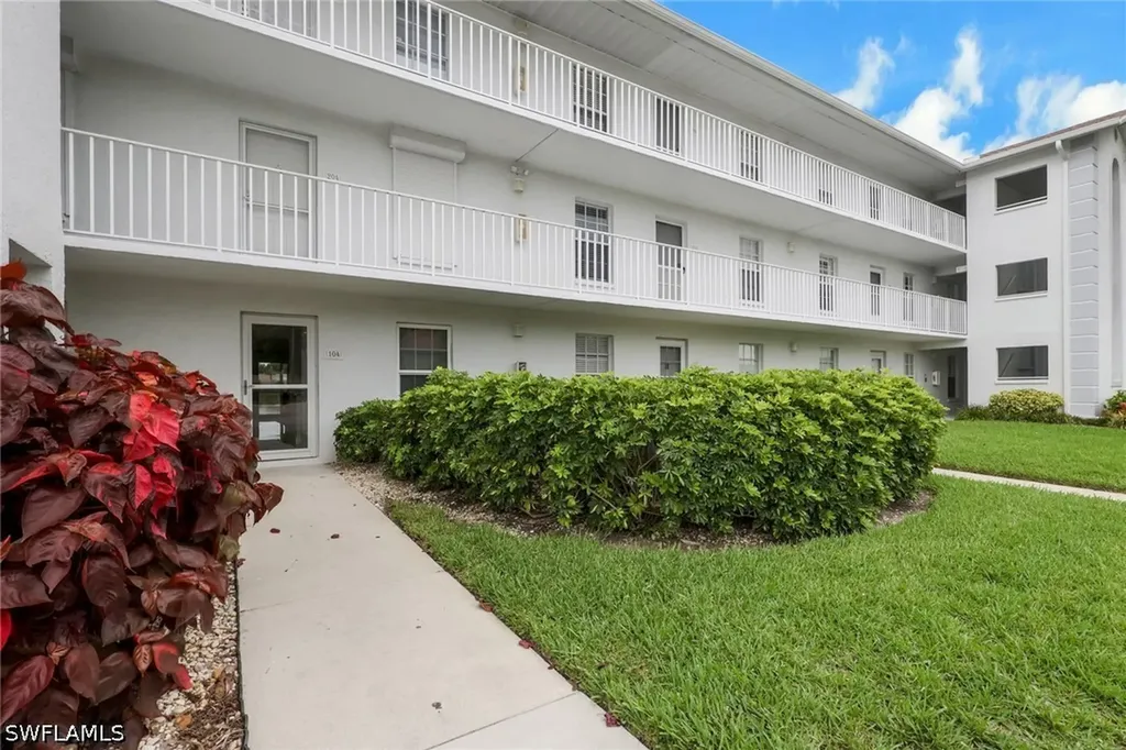 9580 Victoria Lane Naples FL 34109