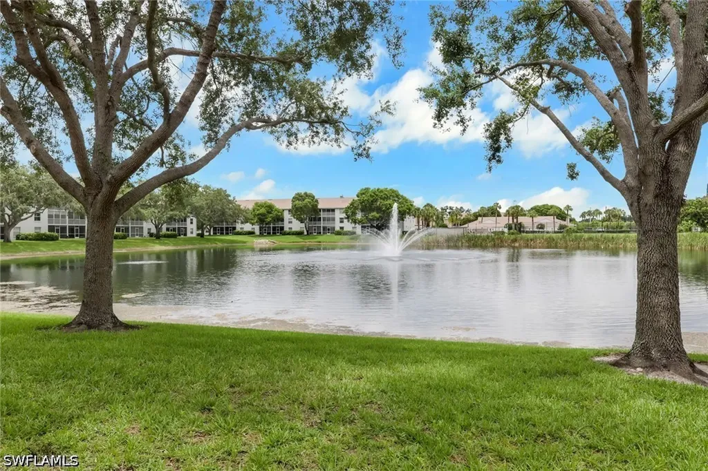 9580 Victoria Lane Naples FL 34109