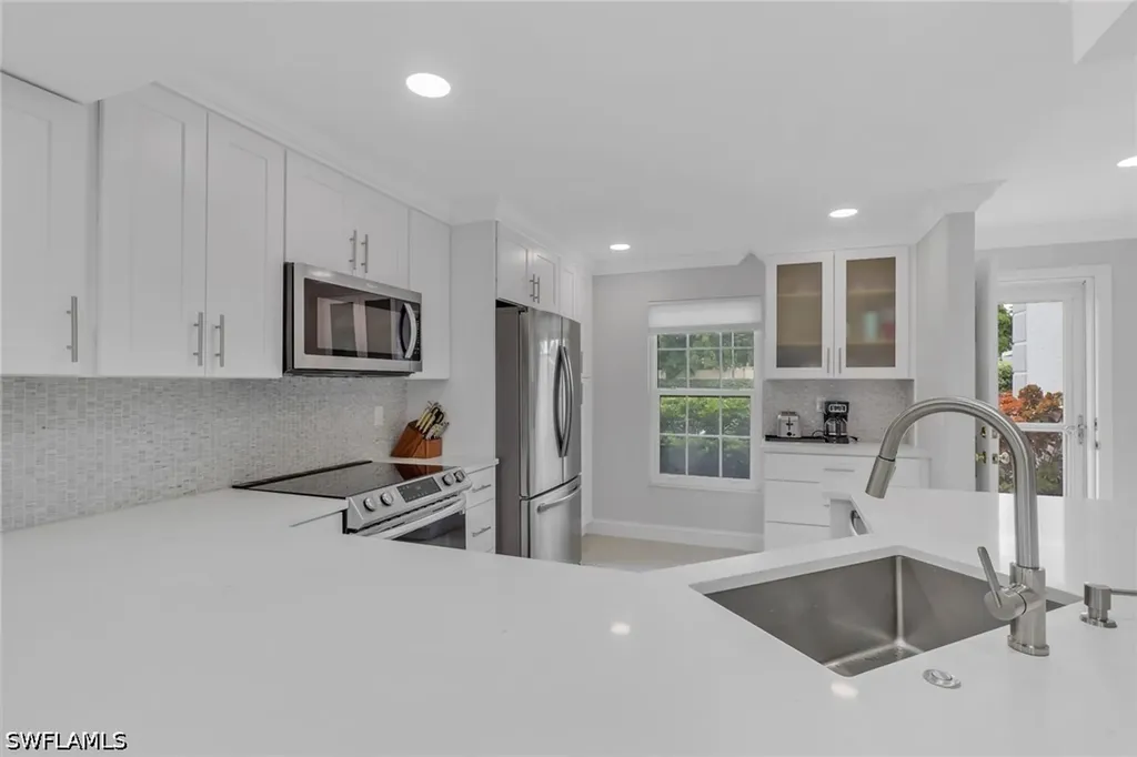9580 Victoria Lane Naples FL 34109