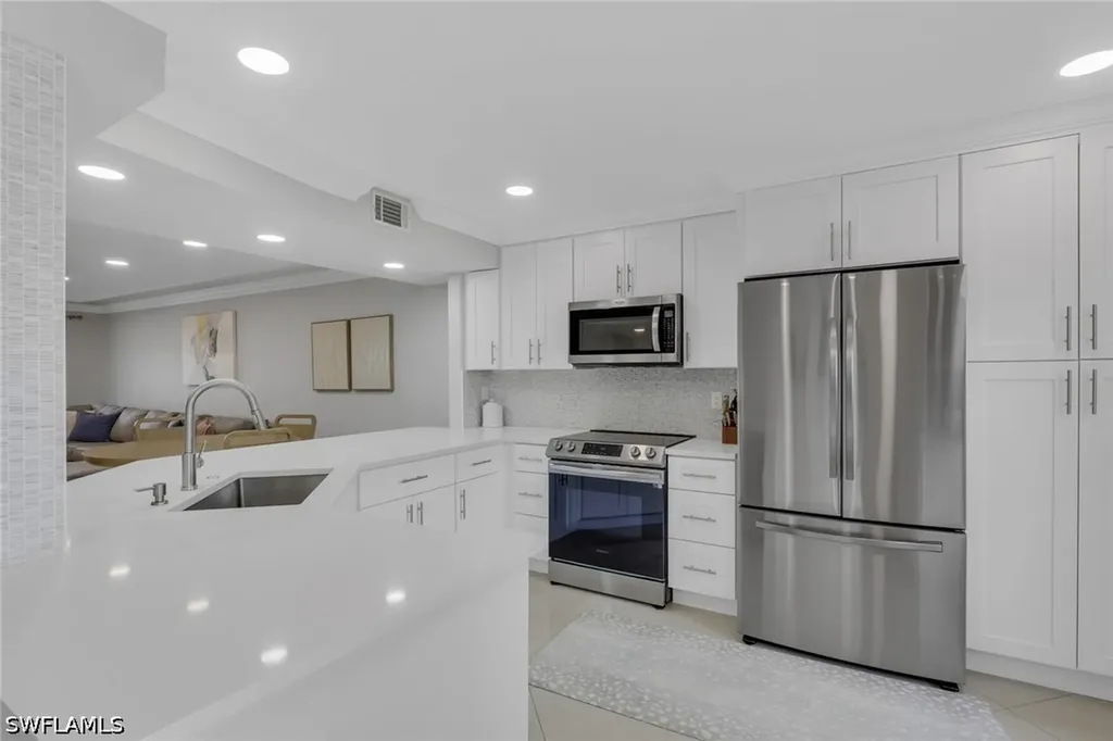 9580 Victoria Lane Naples FL 34109