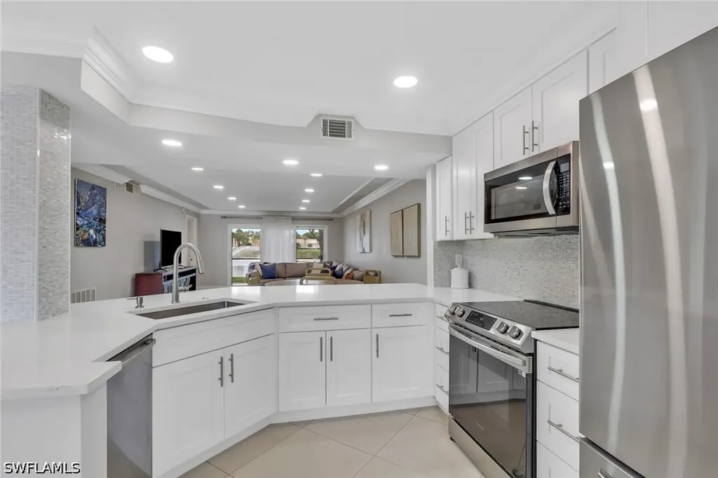9580 Victoria Lane Naples FL 34109