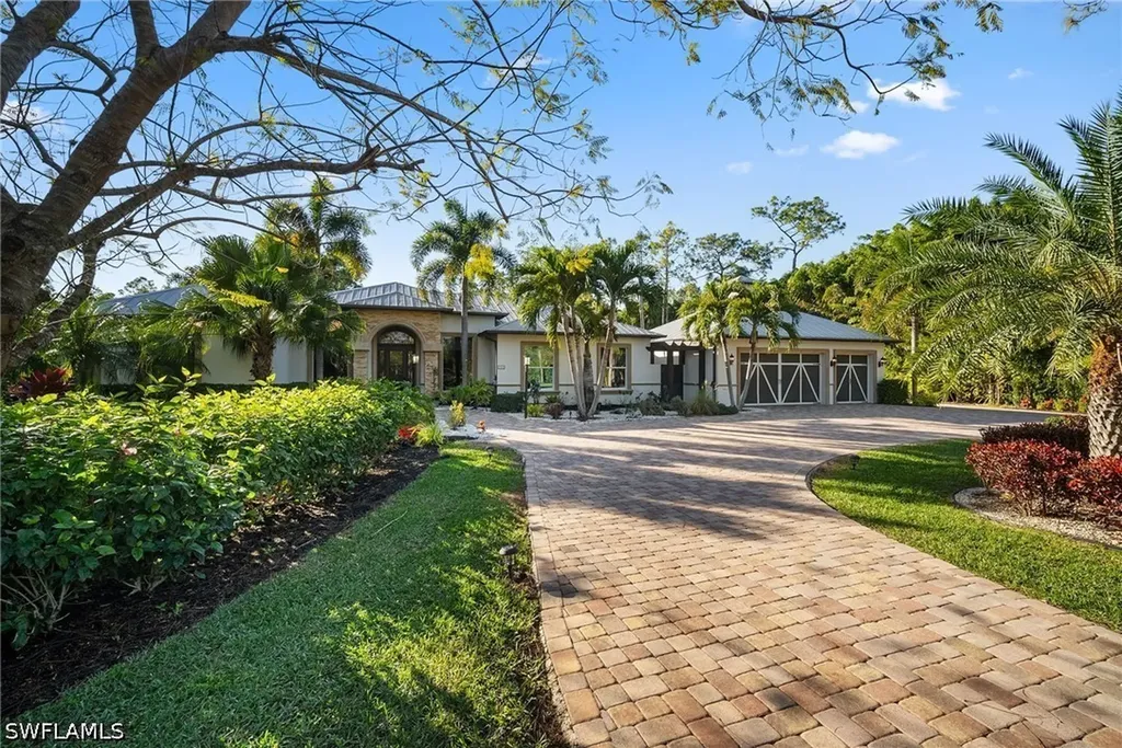 1805 Heritage Trail Naples FL 34112