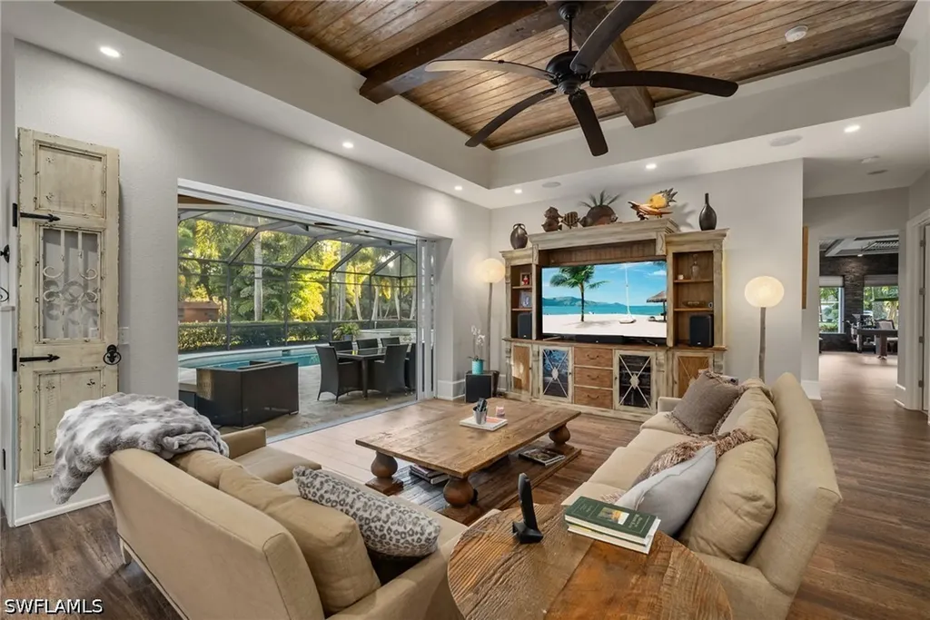 1805 Heritage Trail Naples FL 34112