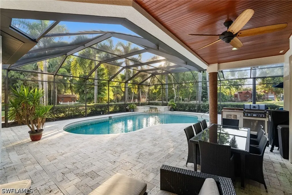 1805 Heritage Trail Naples FL 34112