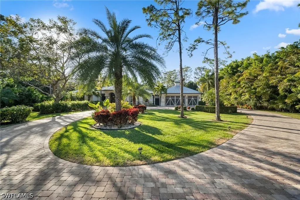 1805 Heritage Trail Naples FL 34112