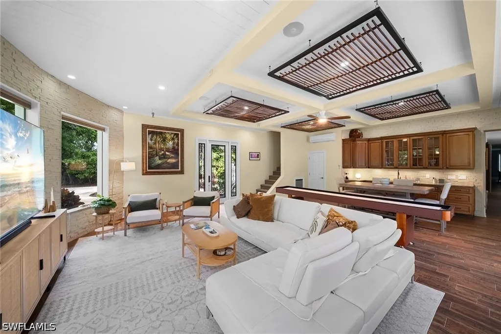 1805 Heritage Trail Naples FL 34112