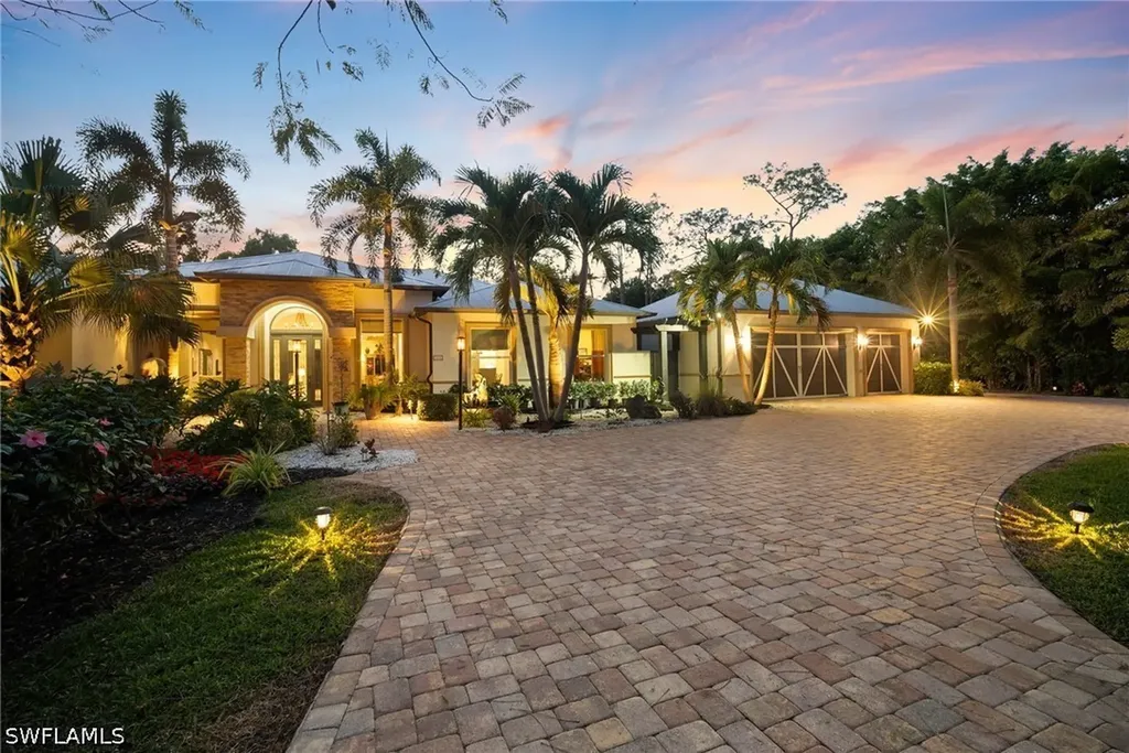 1805 Heritage Trail Naples FL 34112