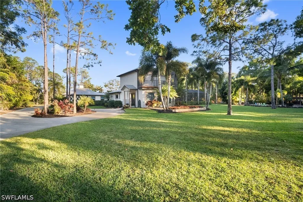 1805 Heritage Trail Naples FL 34112