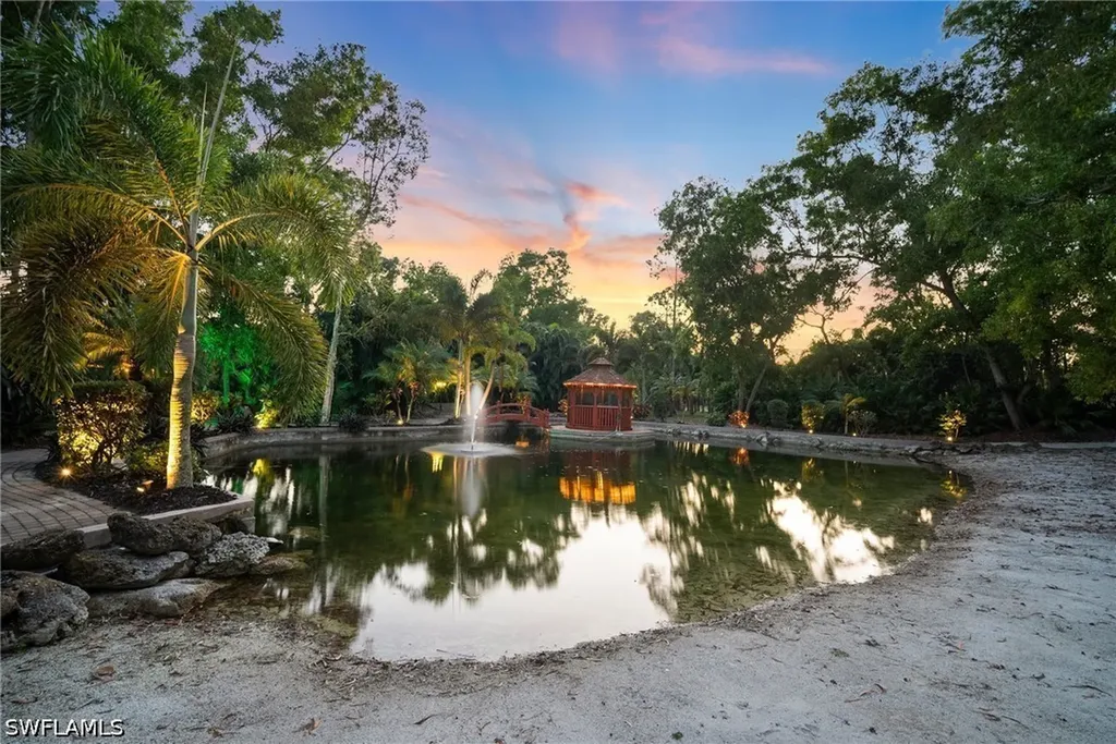 1805 Heritage Trail Naples FL 34112