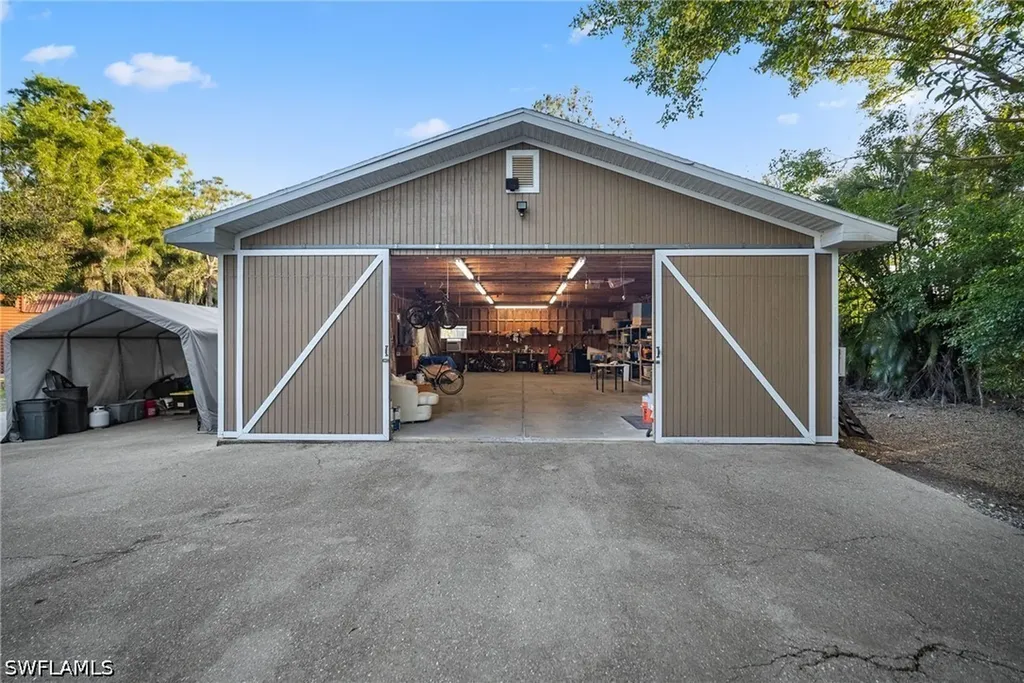 1805 Heritage Trail Naples FL 34112