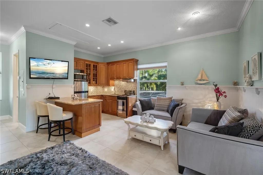 1805 Heritage Trail Naples FL 34112
