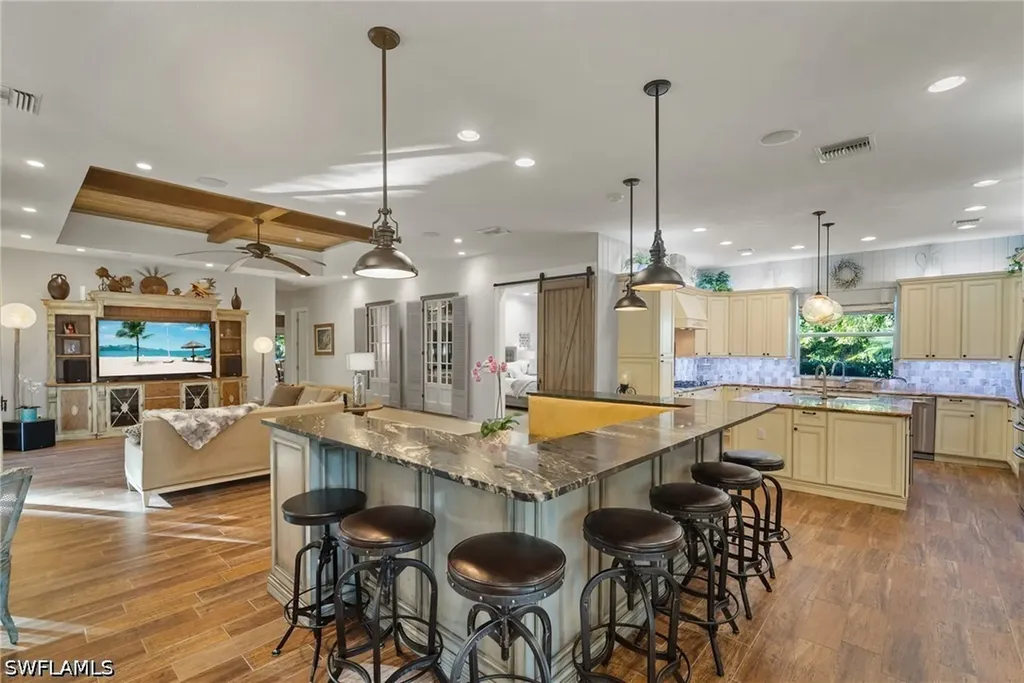 1805 Heritage Trail Naples FL 34112