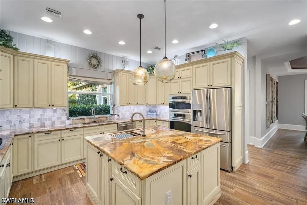 1805 Heritage Trail Naples FL 34112