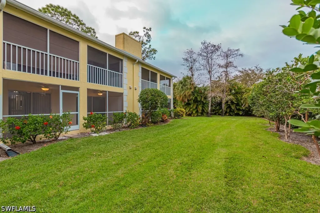 2562 Kings Lake Boulevard Naples FL 34112