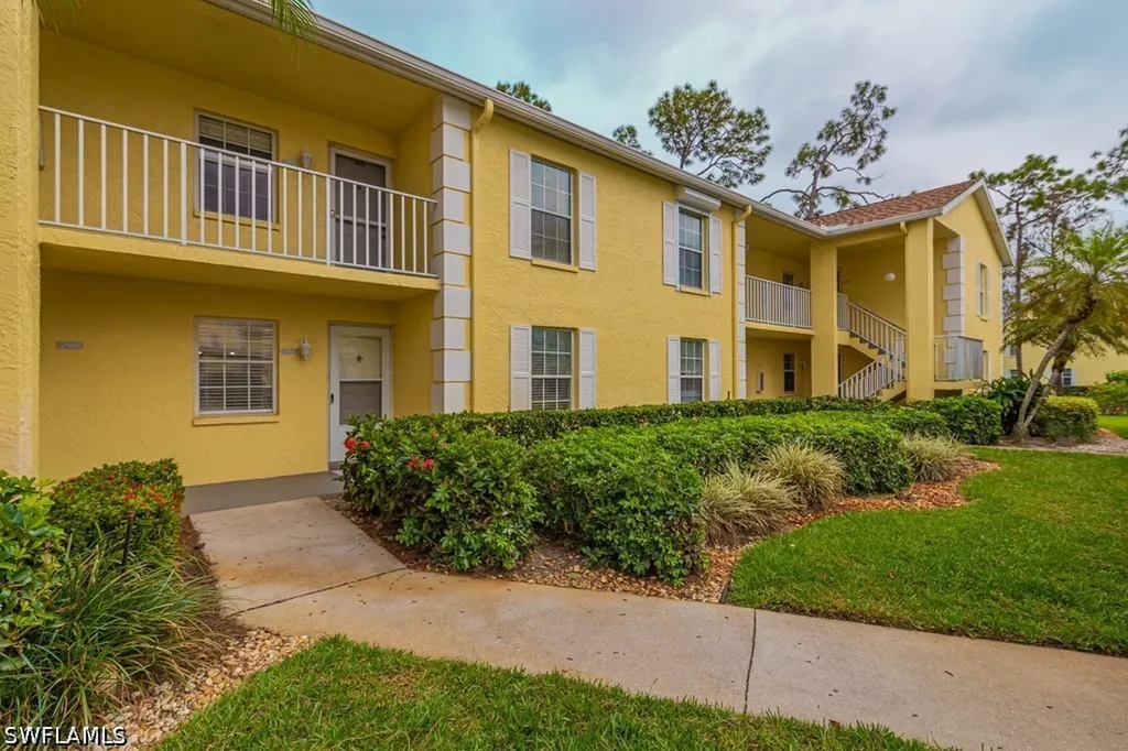 2562 Kings Lake Boulevard Naples FL 34112