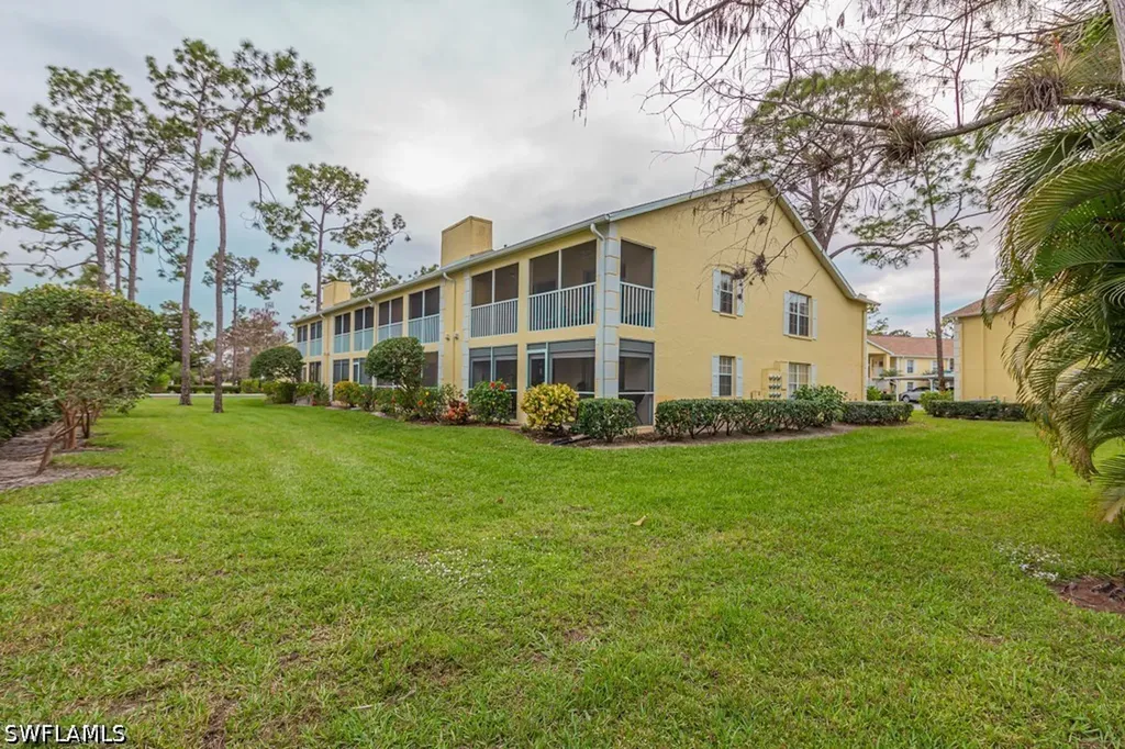 2562 Kings Lake Boulevard Naples FL 34112