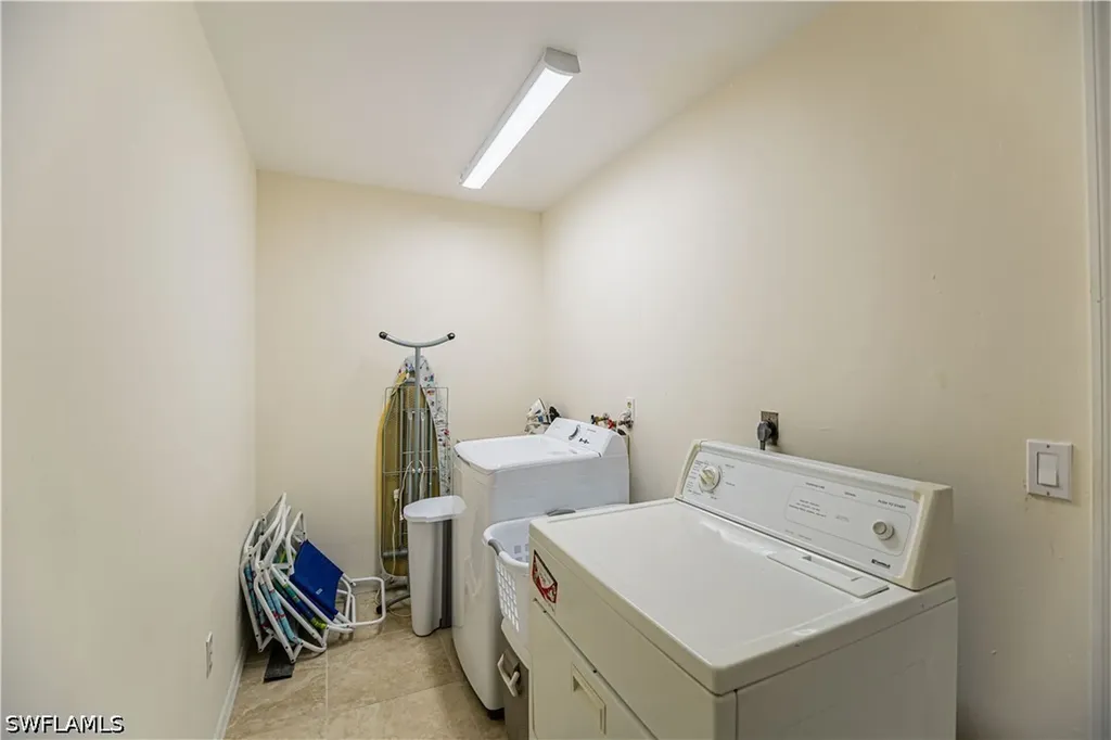 2983 Binnacle Drive Naples FL 34103