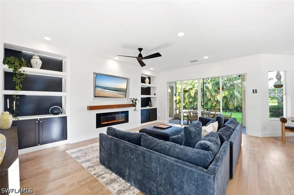 2292 Guadelupe Drive Naples FL 34119