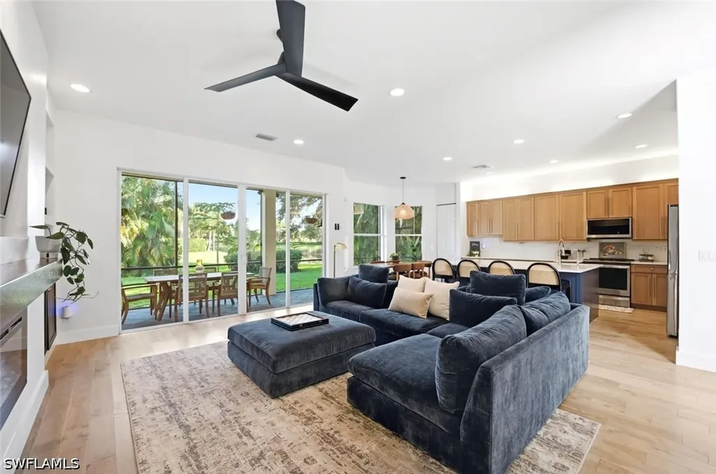 2292 Guadelupe Drive Naples FL 34119