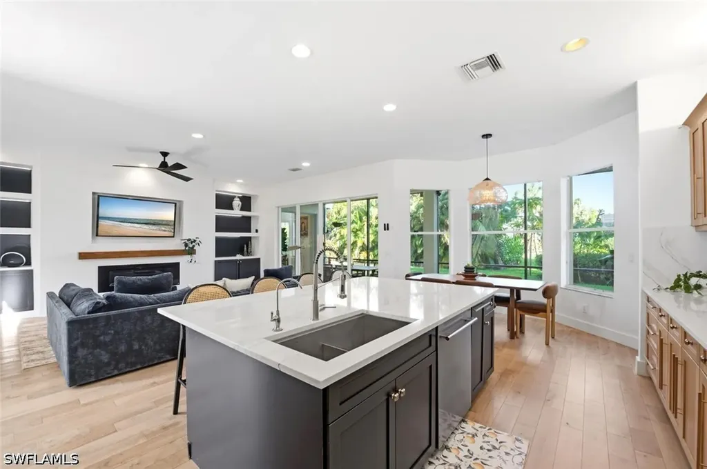 2292 Guadelupe Drive Naples FL 34119