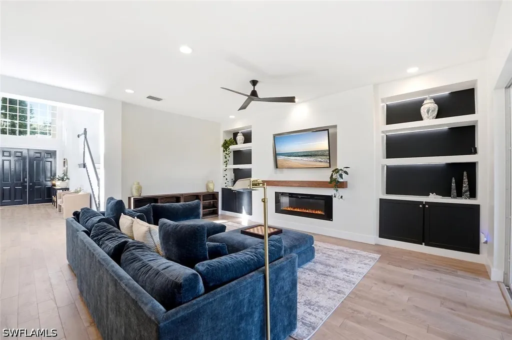 2292 Guadelupe Drive Naples FL 34119