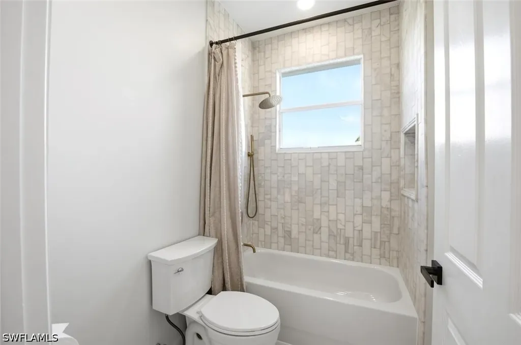 2292 Guadelupe Drive Naples FL 34119