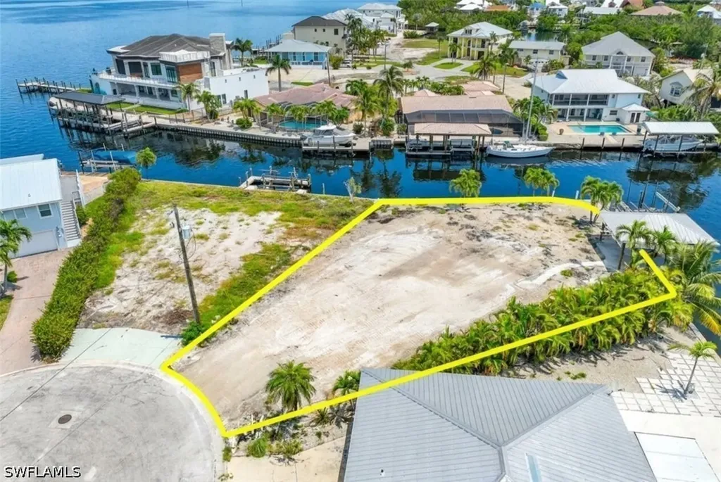 18 Avenida Carita Fort Myers Beach FL 33931