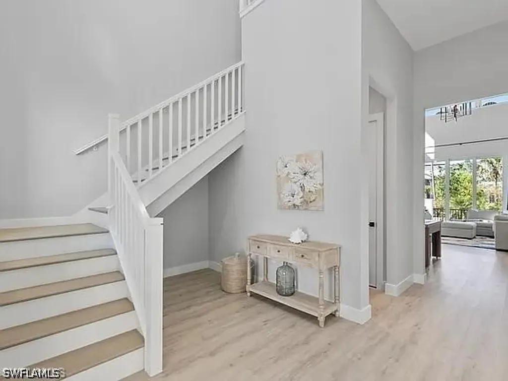 515 91st Avenue N Naples FL 34108