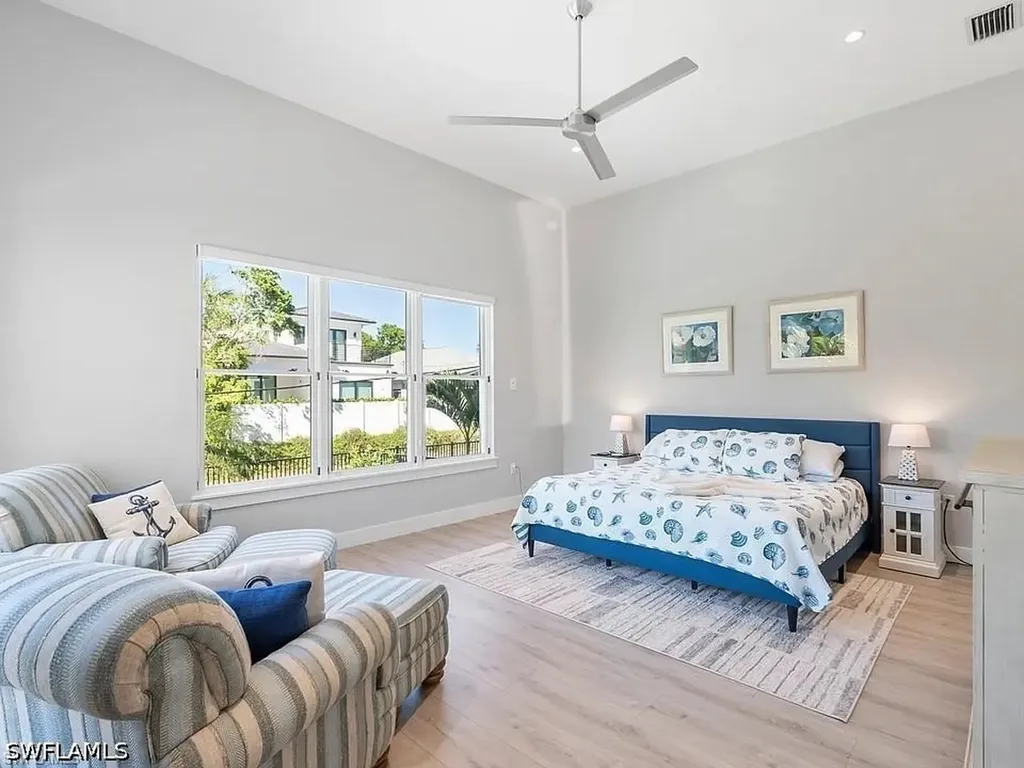 515 91st Avenue N Naples FL 34108