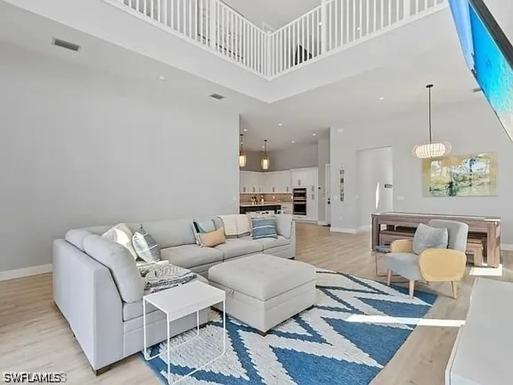 515 91st Avenue N Naples FL 34108