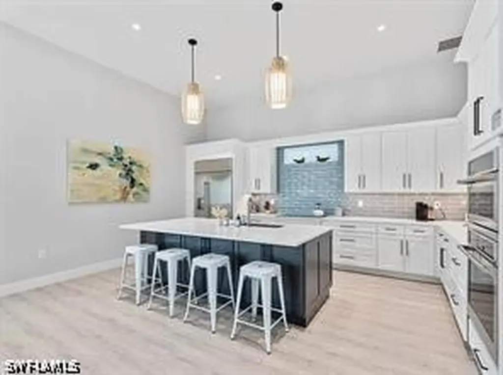 515 91st Avenue N Naples FL 34108