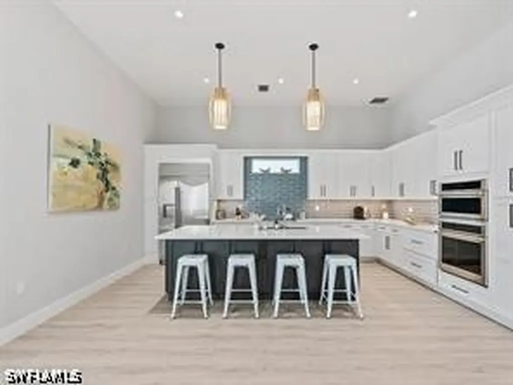 515 91st Avenue N Naples FL 34108