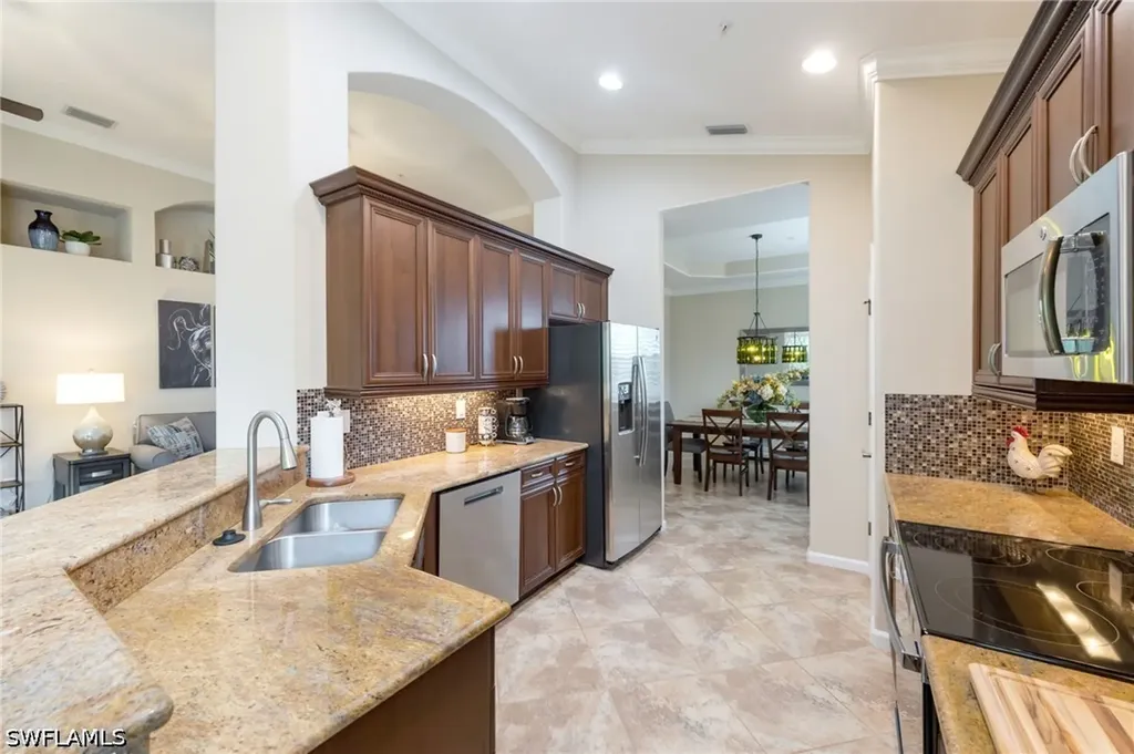 6657 Alden Woods Circle Naples FL 34113